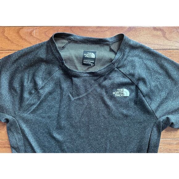 The North Face Polartec FlashDry Tee Size Small Charcoal Grey NWOT - Picture 7 of 7